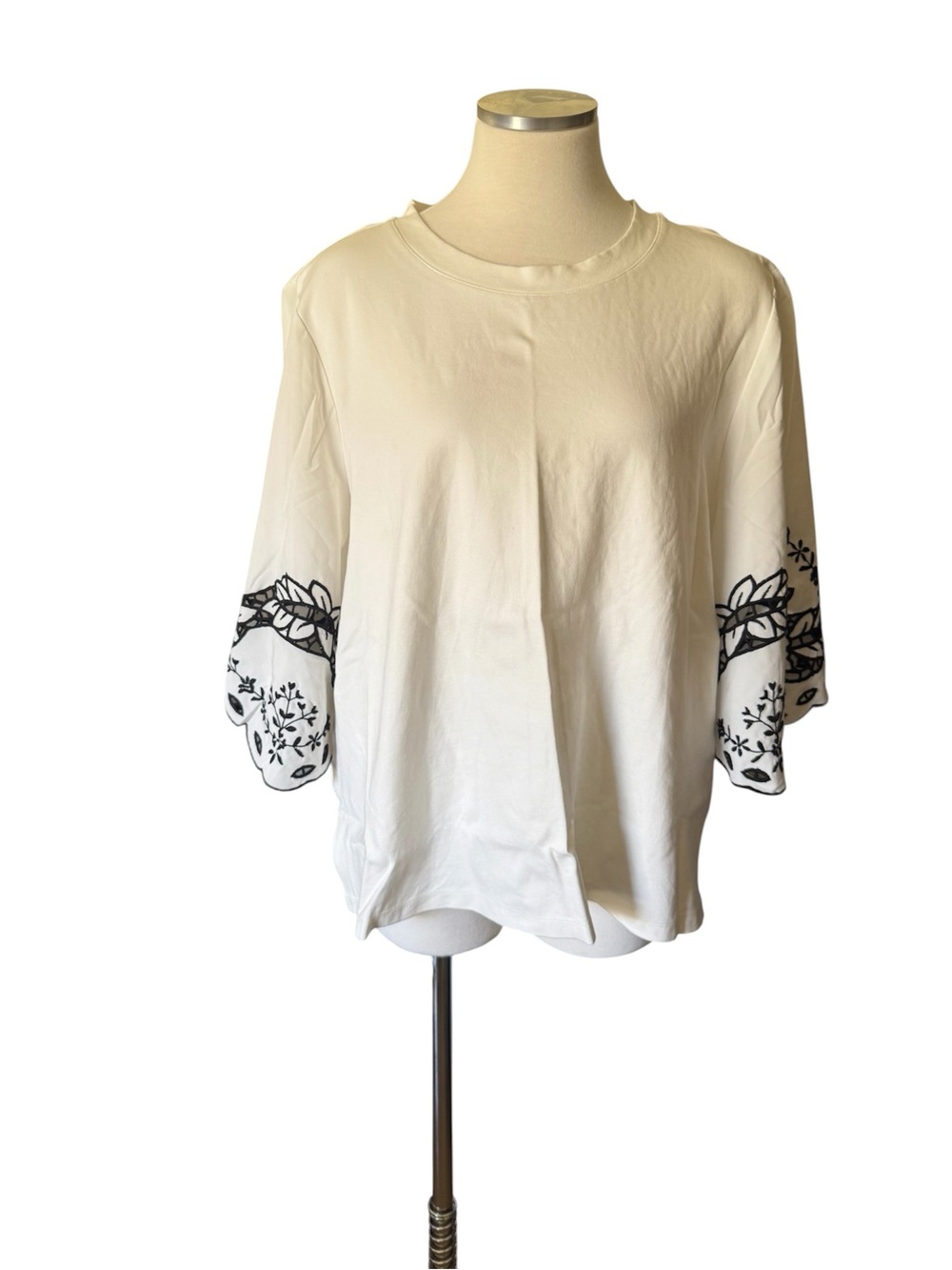 Kobi halperin White blouse with Black Floral Sleeves Size XXL